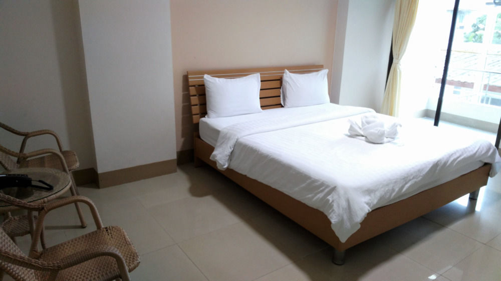 Ck2 Hotel Bangkok Esterno foto